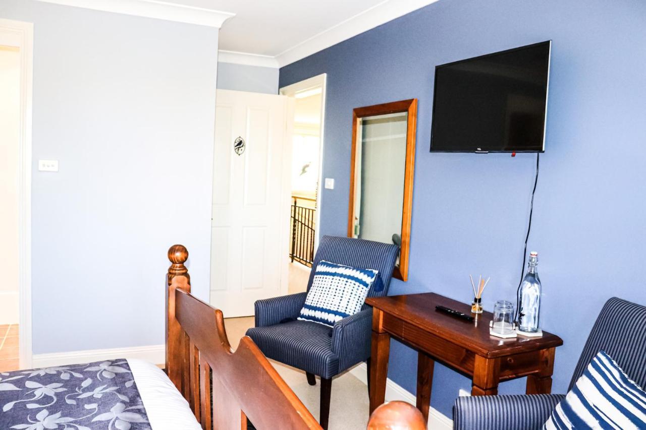 Plumes Boutique Bed & Breakfast Тамуорт Экстерьер фото